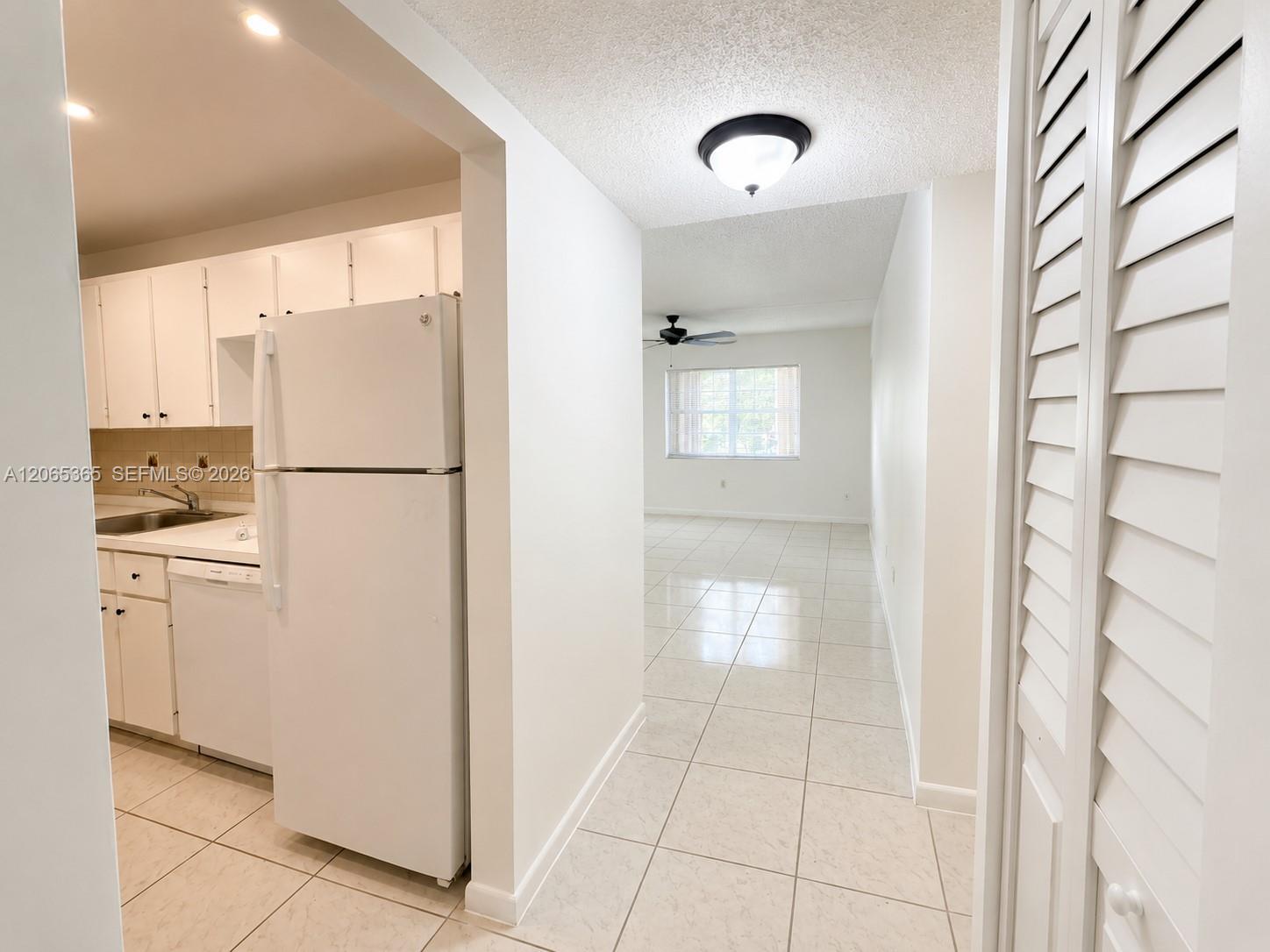 4384 NW 9th Ave # 2A, Deerfield Beach FL 33064 photo 2