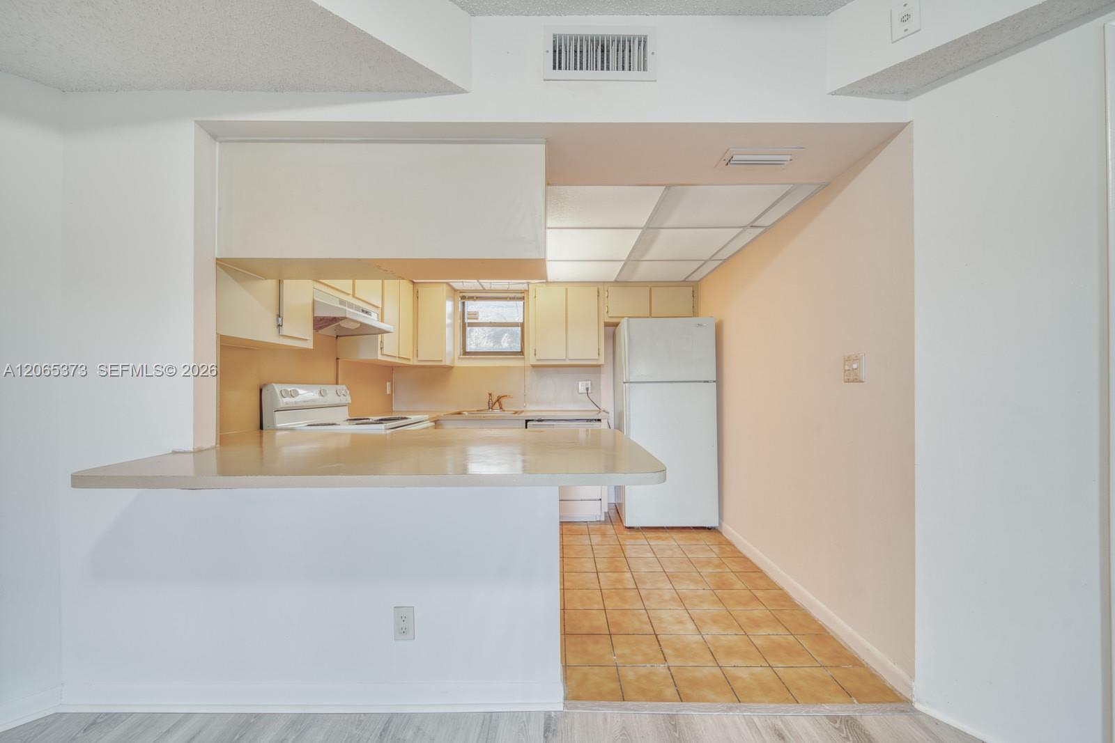 8290 Lake Dr # 236, Doral FL 33166 photo 4