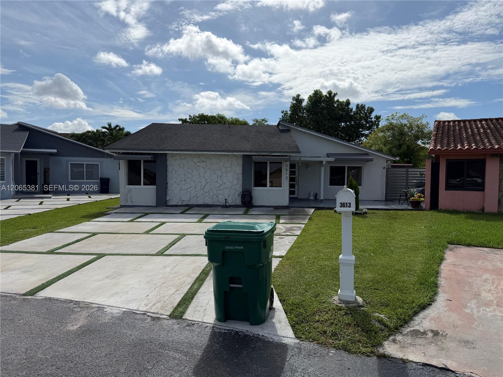 Miami, FL 33165 photo 2