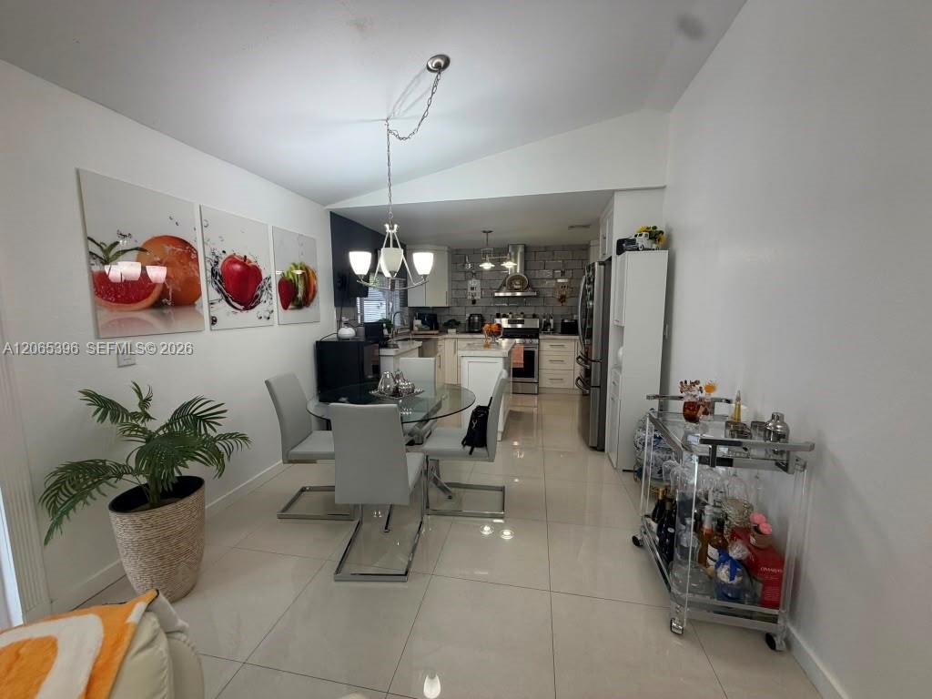 19631 NW 57th Pl, Hialeah FL 33015 photo 3