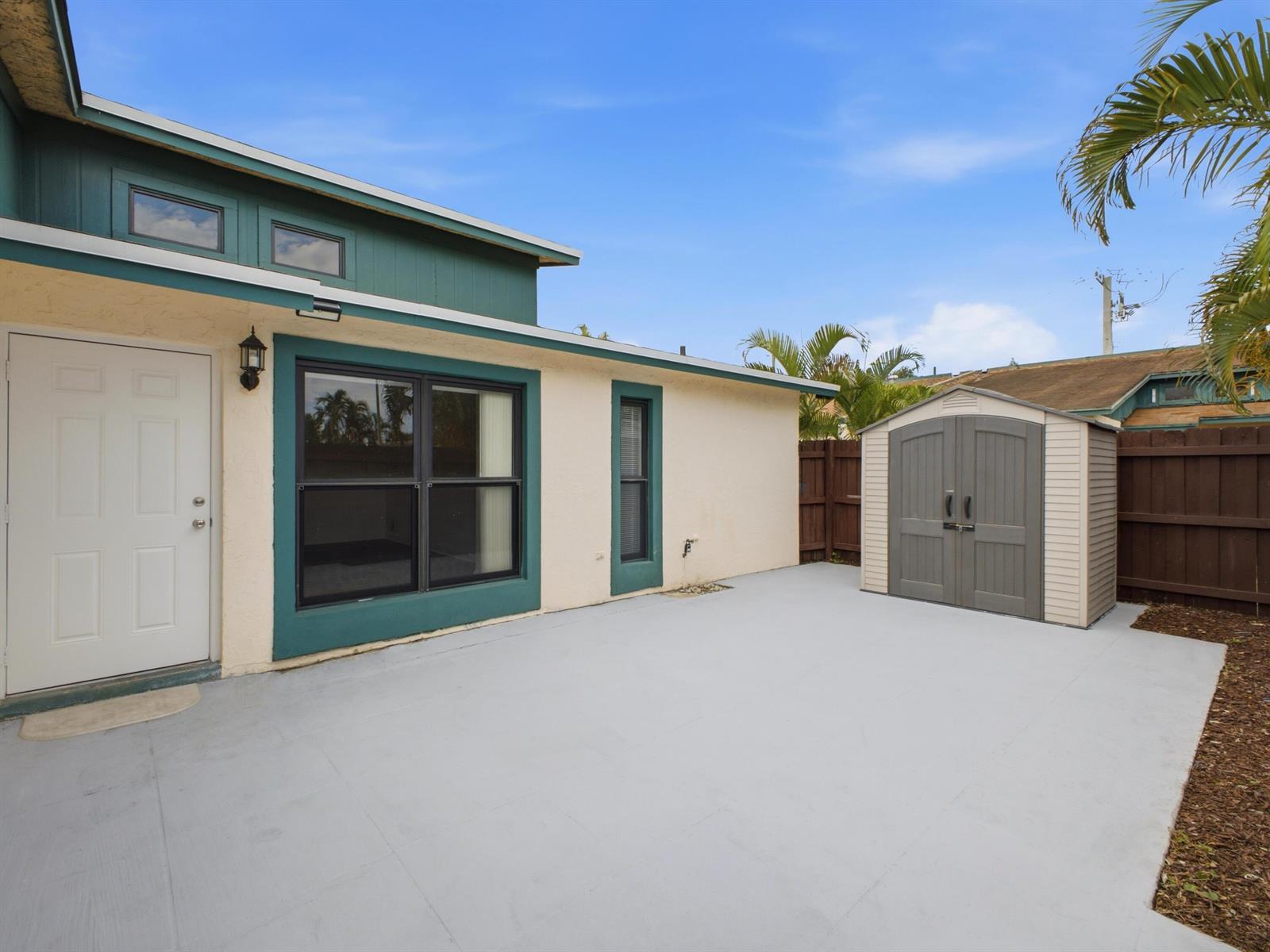 1110 Manor Drive, Palm Springs FL 33461 photo 4
