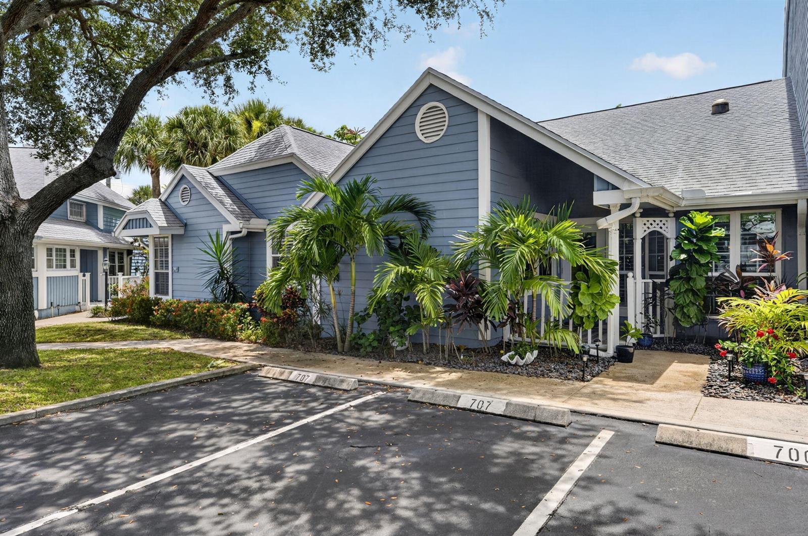 706 Ocean Dunes Circle, Jupiter FL 33477 photo 2