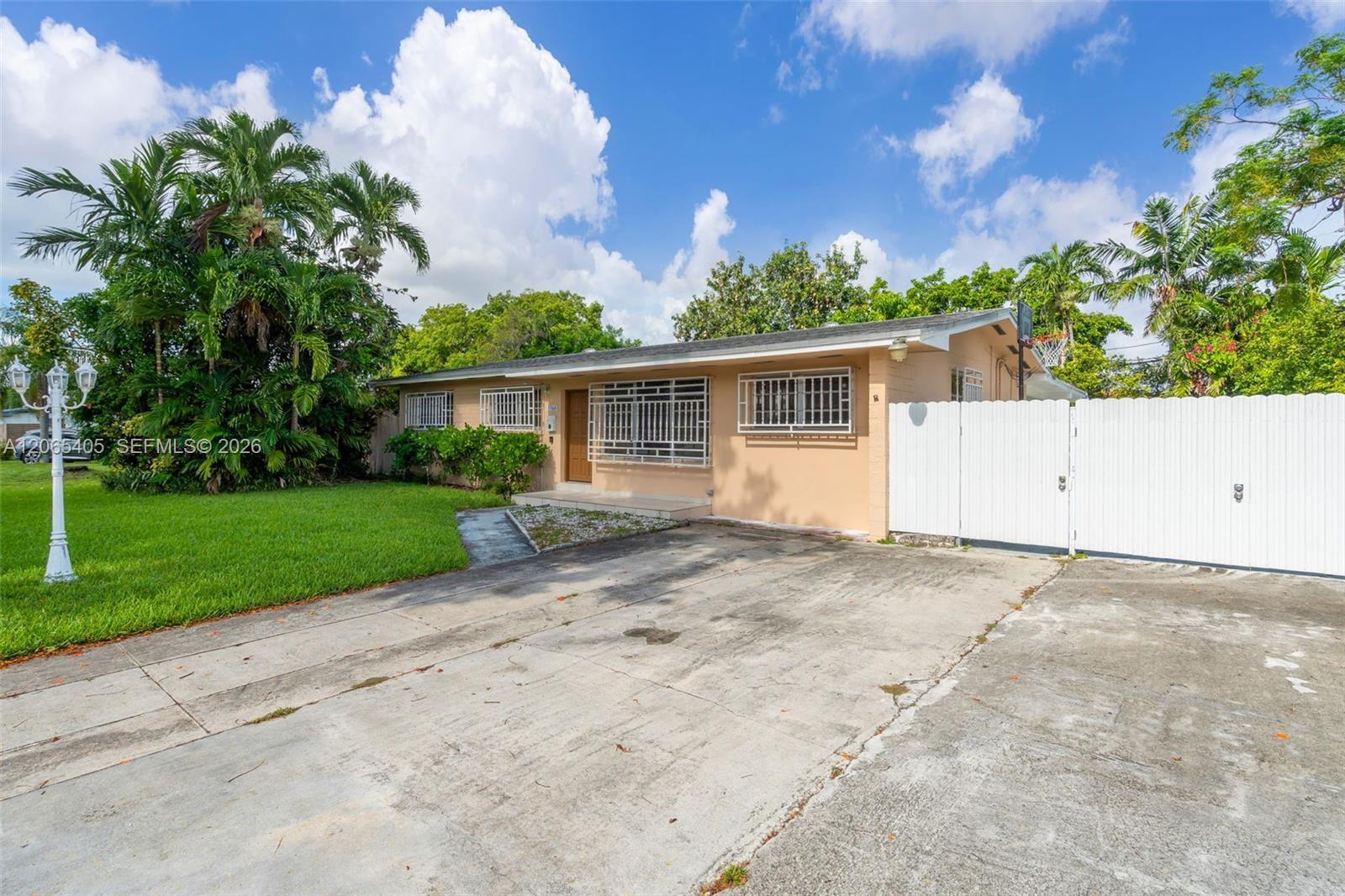 5560 W 6th Ave, Hialeah FL 33012 photo 3