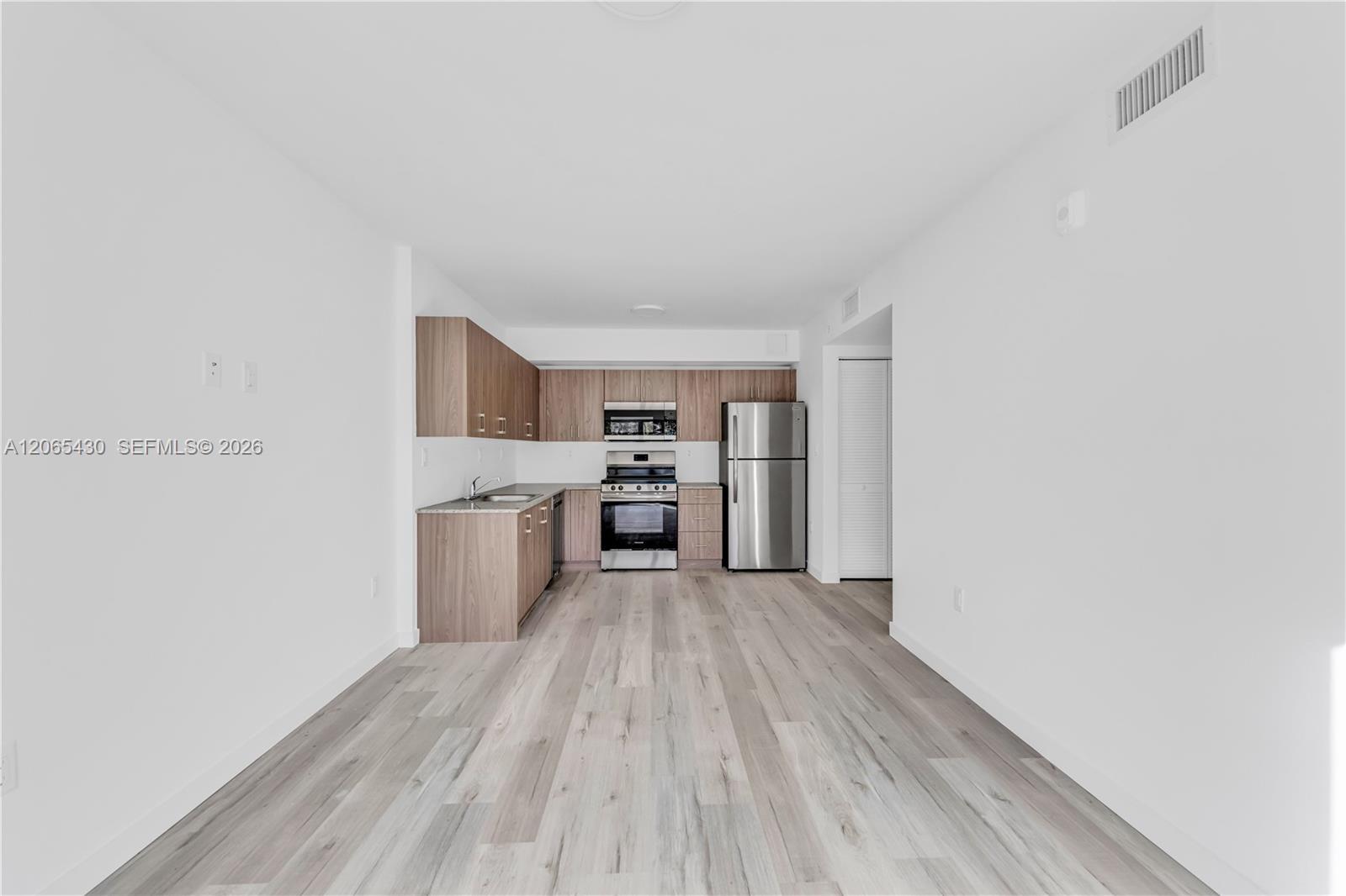175 NW 160TH ST # 103, North Miami Beach FL 33169