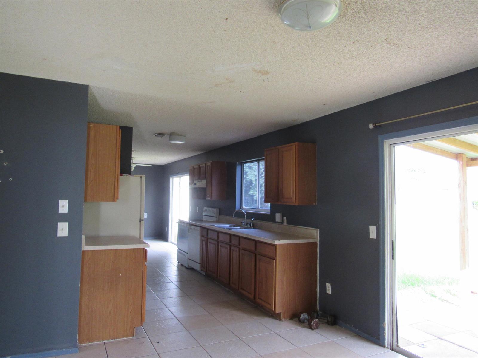2557 SE ROBIN Circle, Port St. Lucie FL 34952 photo 4