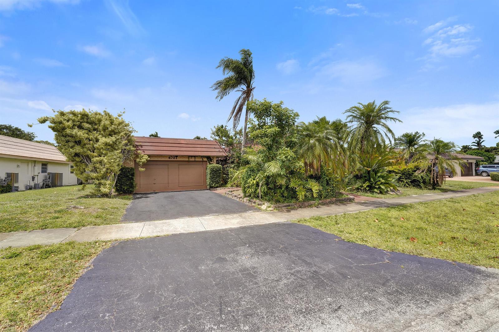 4721 Sarazen Drive, Hollywood FL 33021 photo 2