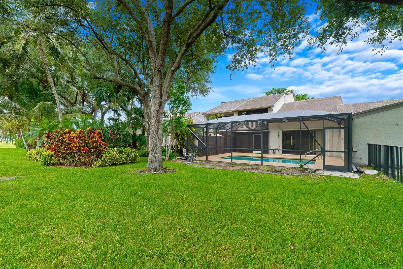 219 Wildwood Circle, Deerfield Beach FL 33442 photo 5