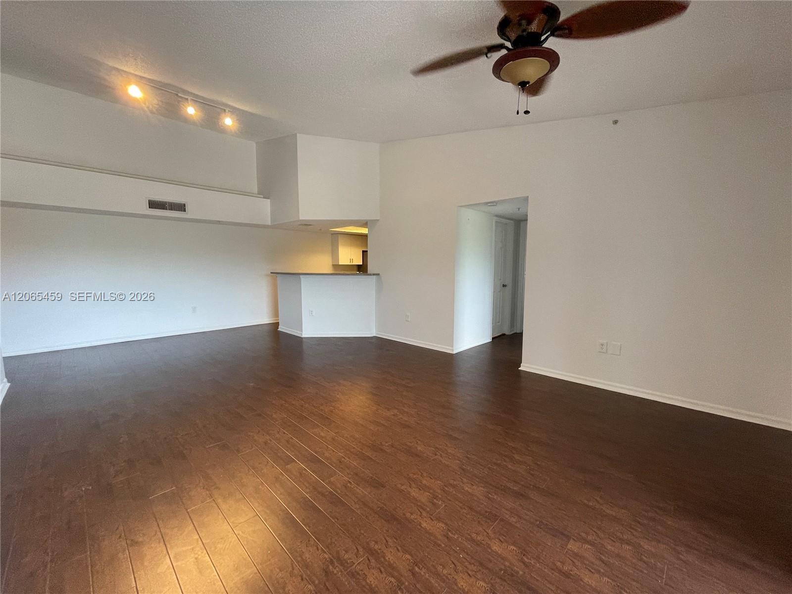 5025 Wiles Rd # 303, Coconut Creek FL 33073 photo 2