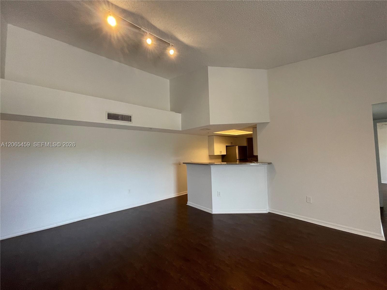 5025 Wiles Rd # 303, Coconut Creek FL 33073 photo 4
