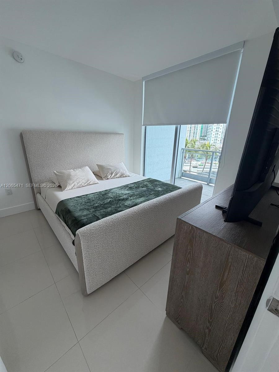 90 SW 3rd St # 1416, Miami FL 33130 photo 4