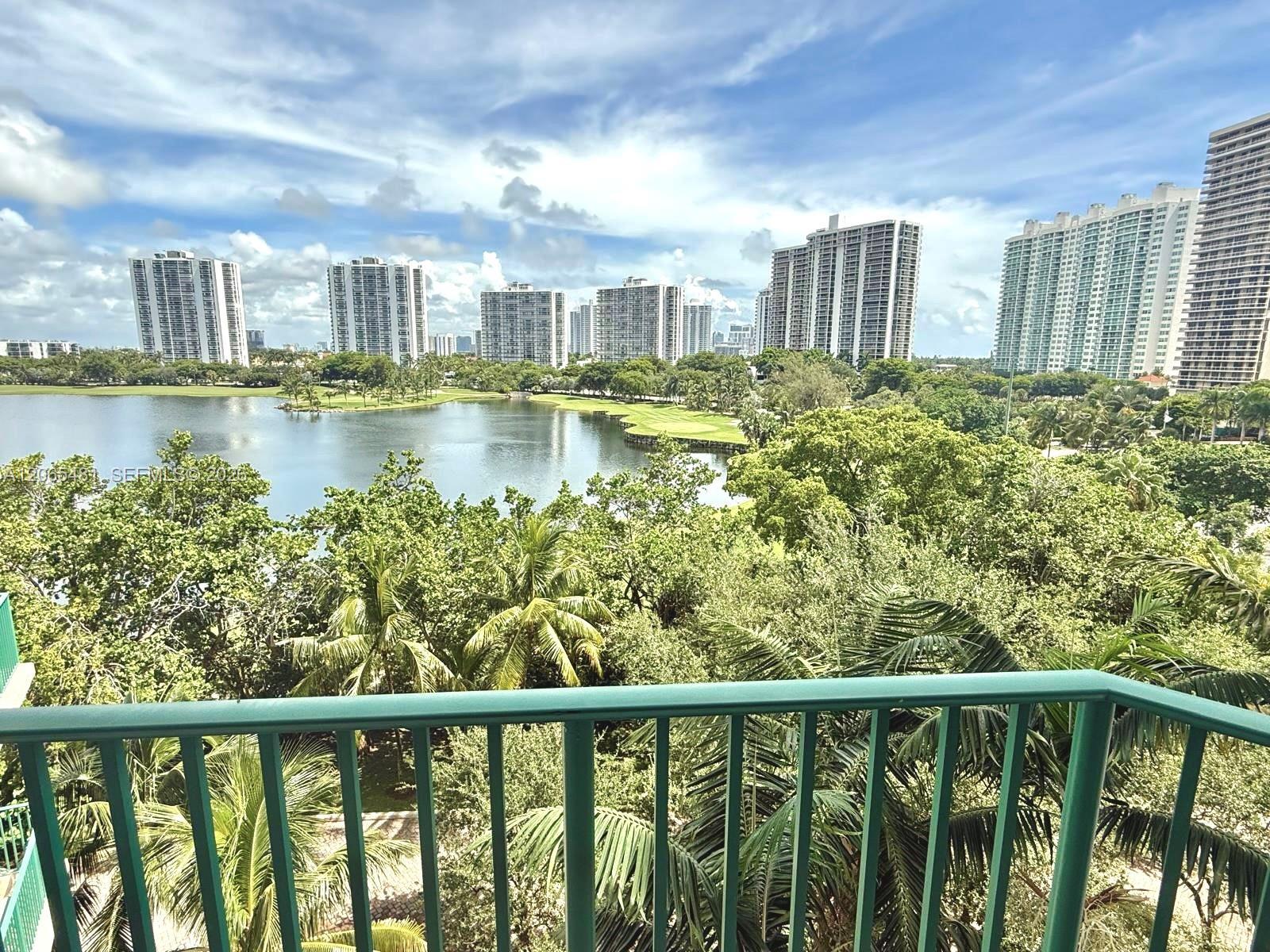 20000 E Country Club Dr # 612, Aventura FL 33180 photo 2