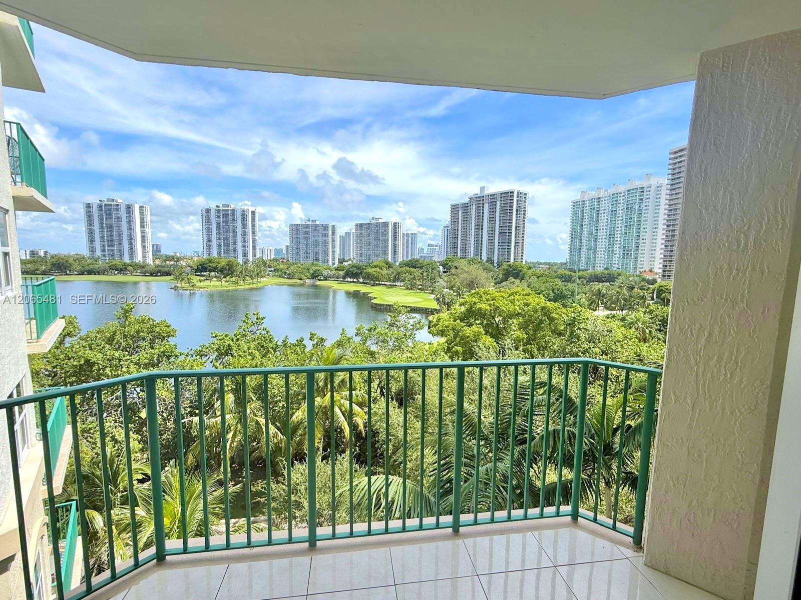 20000 E Country Club Dr # 612, Aventura FL 33180