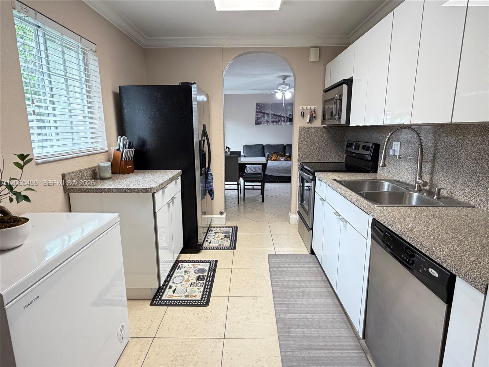 17040 NW 82nd Ave # 17040, Hialeah FL 33015 photo 3