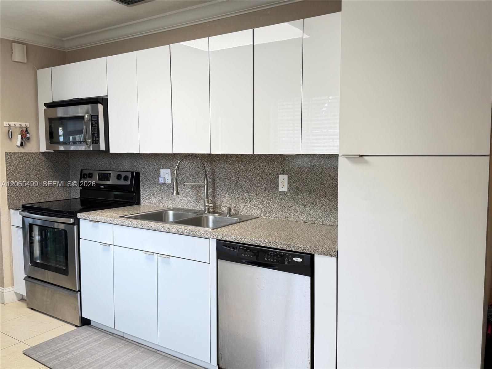 17040 NW 82nd Ave # 17040, Hialeah FL 33015 photo 4