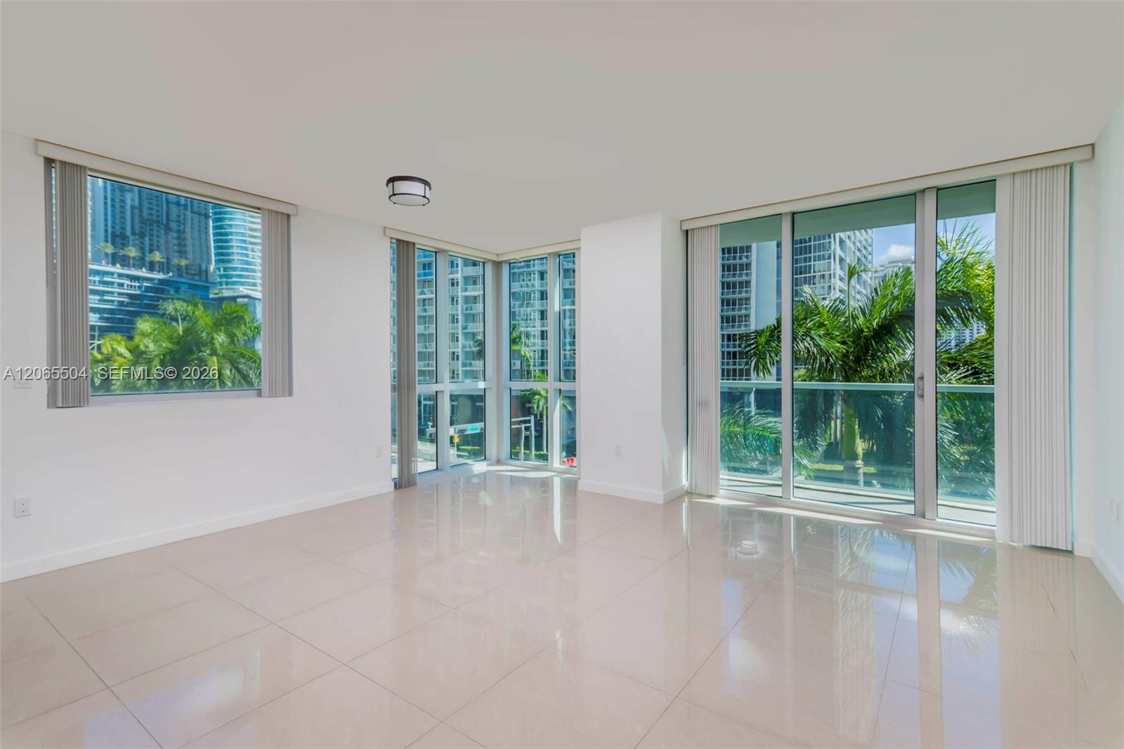 500 Brickell Ave # 401, Miami FL 33131 photo 2