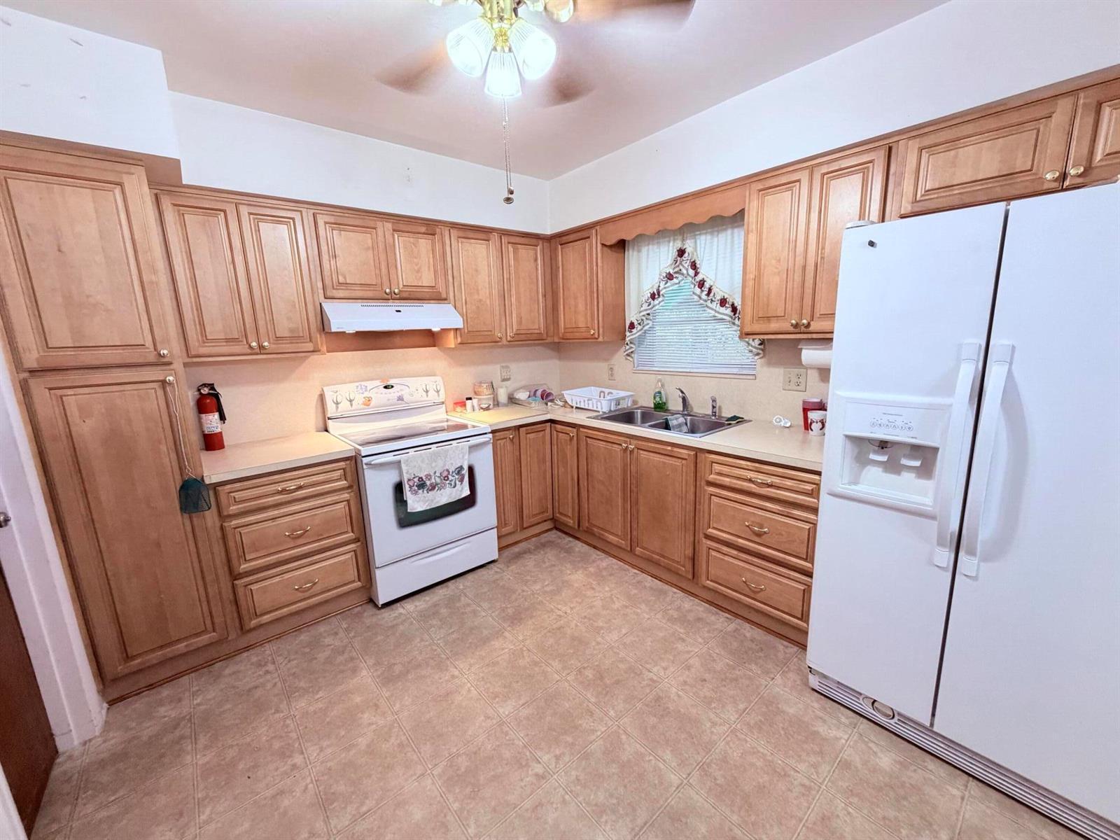 701 SW 64TH Terrace, Pembroke Pines FL 33023 photo 2