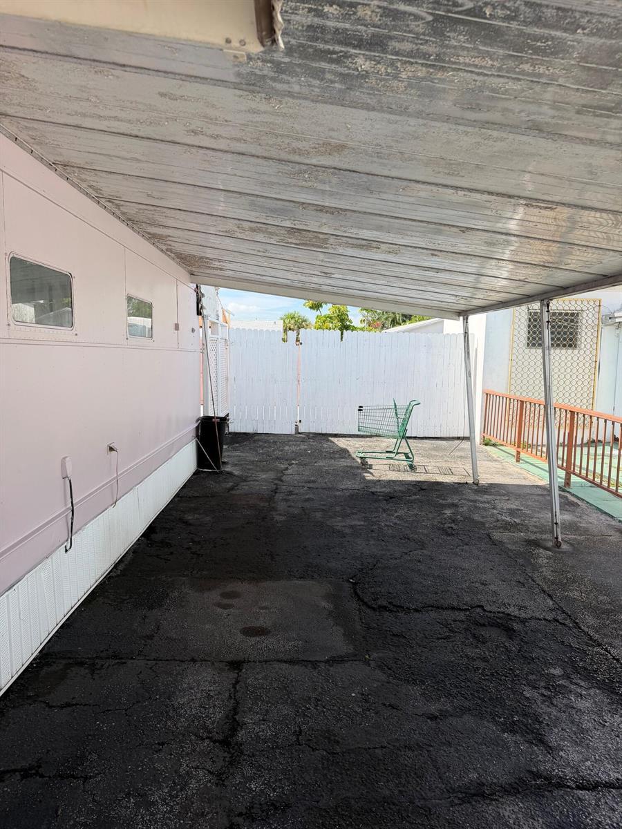 821 SW 1ST Court, Hallandale Beach FL 33009 photo 2