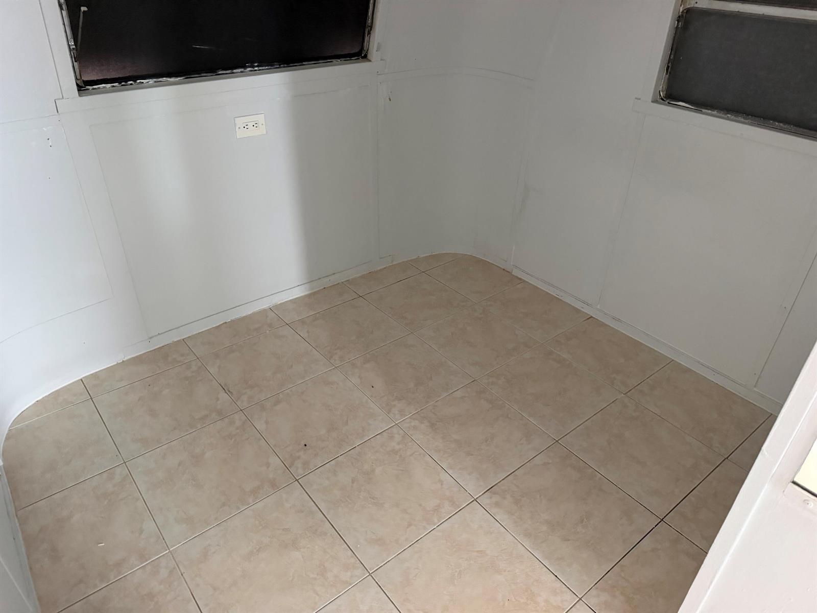 821 SW 1ST Court, Hallandale Beach FL 33009 photo 4