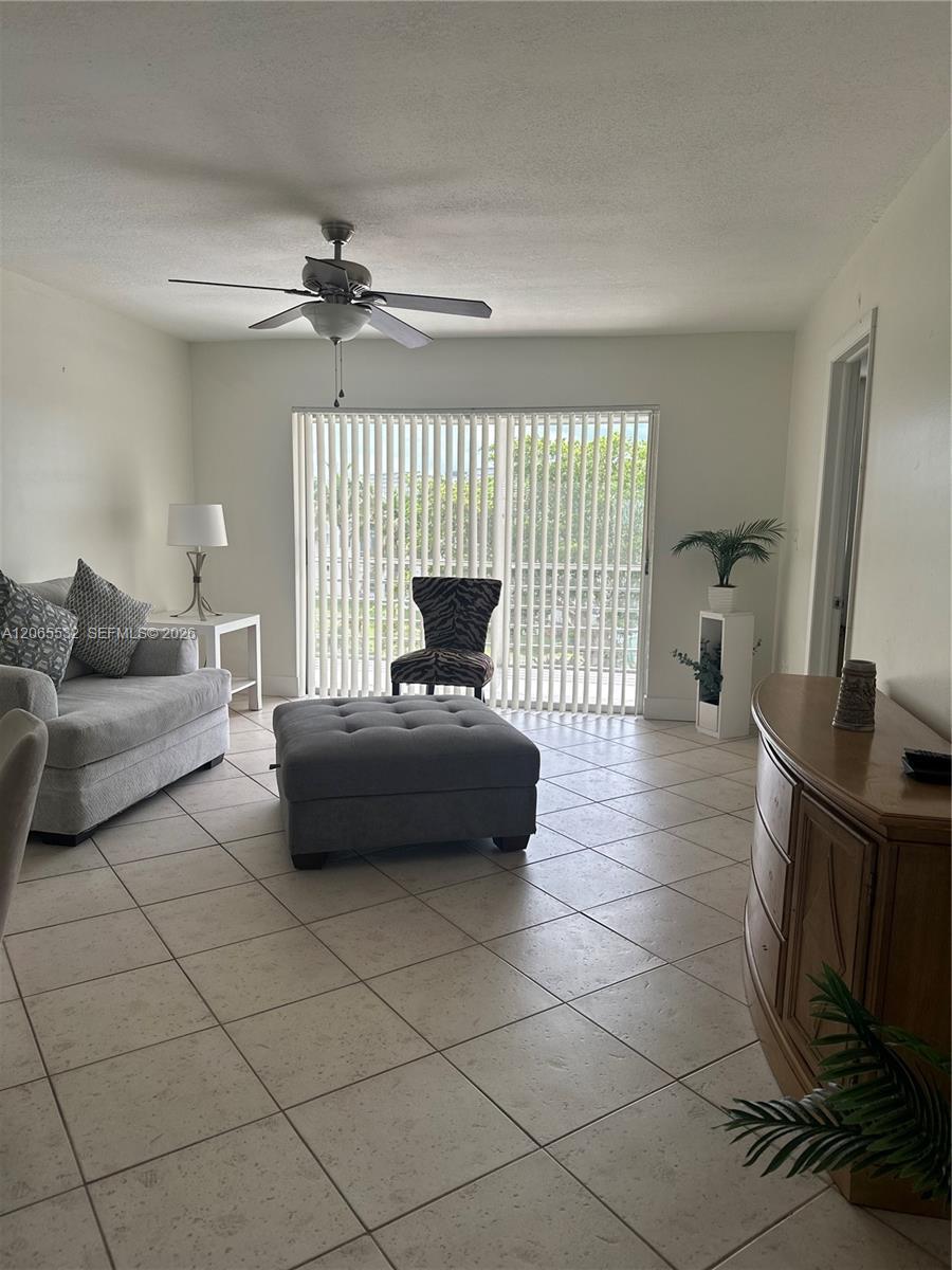 8305 Sunrise Lakes Blvd # 310, Sunrise FL 33322 photo 4