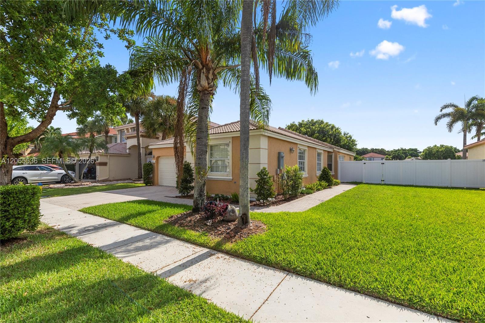 363 NW 158th Ave, Pembroke Pines FL 33028 photo 2