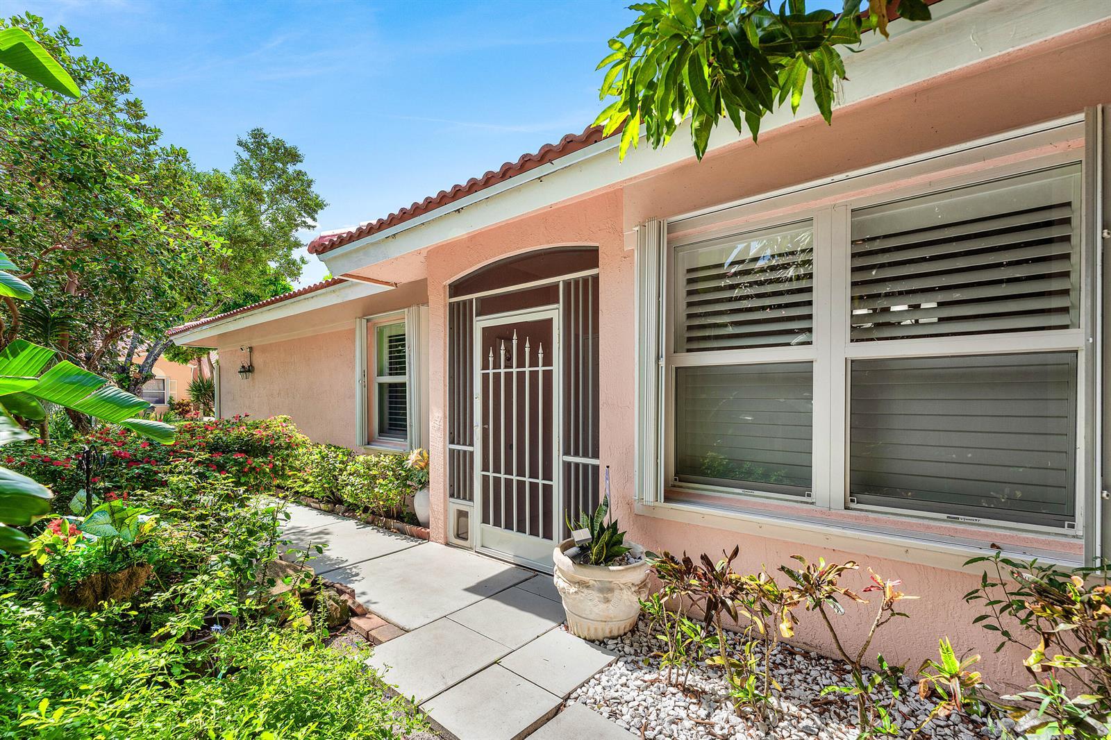 315 CORAL TRACE Lane, Delray Beach FL 33445 photo 4