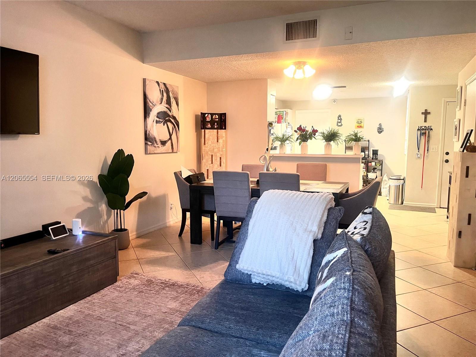 1210 Sorrento Dr, Weston FL 33326