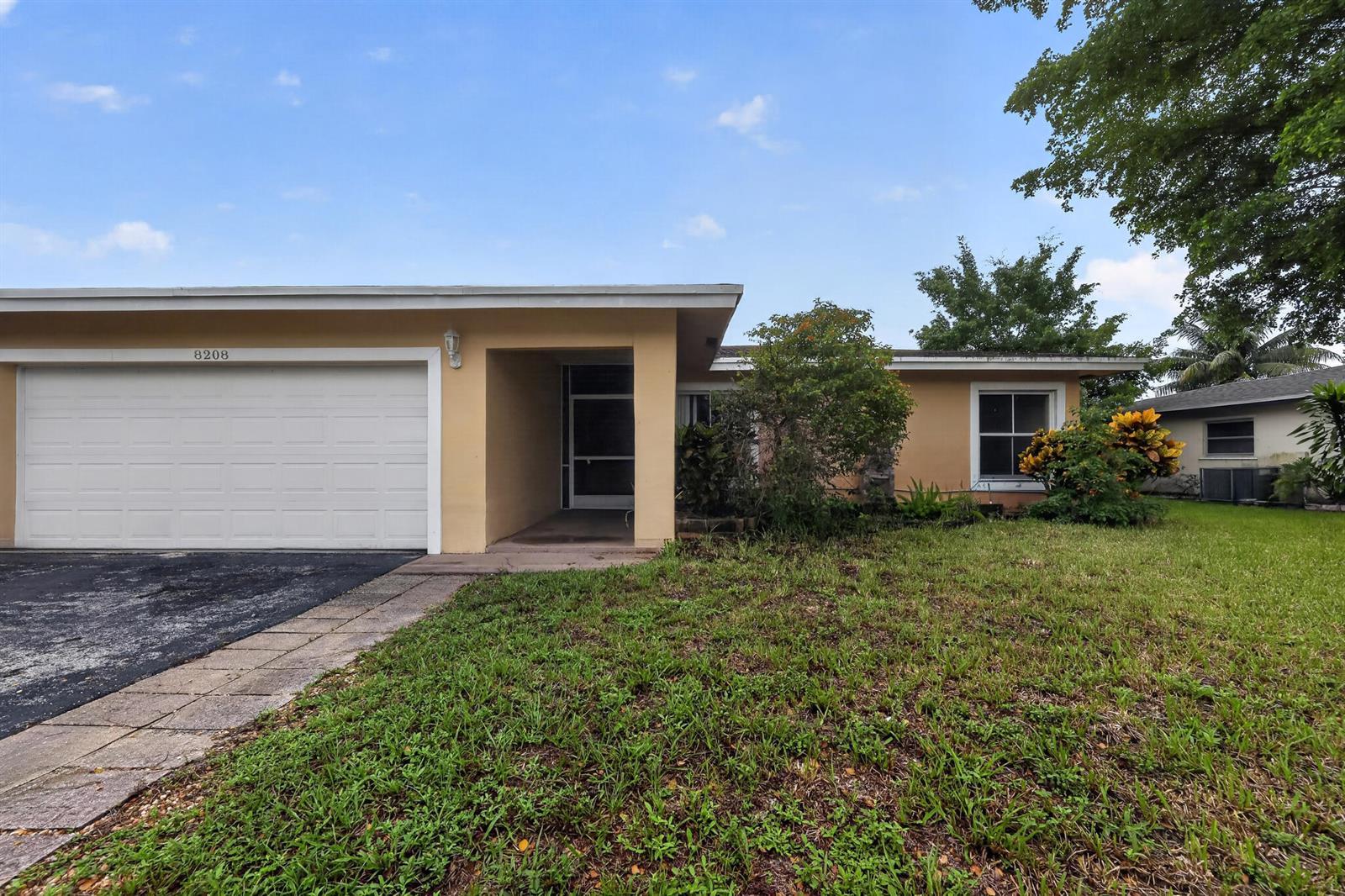 8208 NW 75TH Avenue, Tamarac FL 33321 photo 3