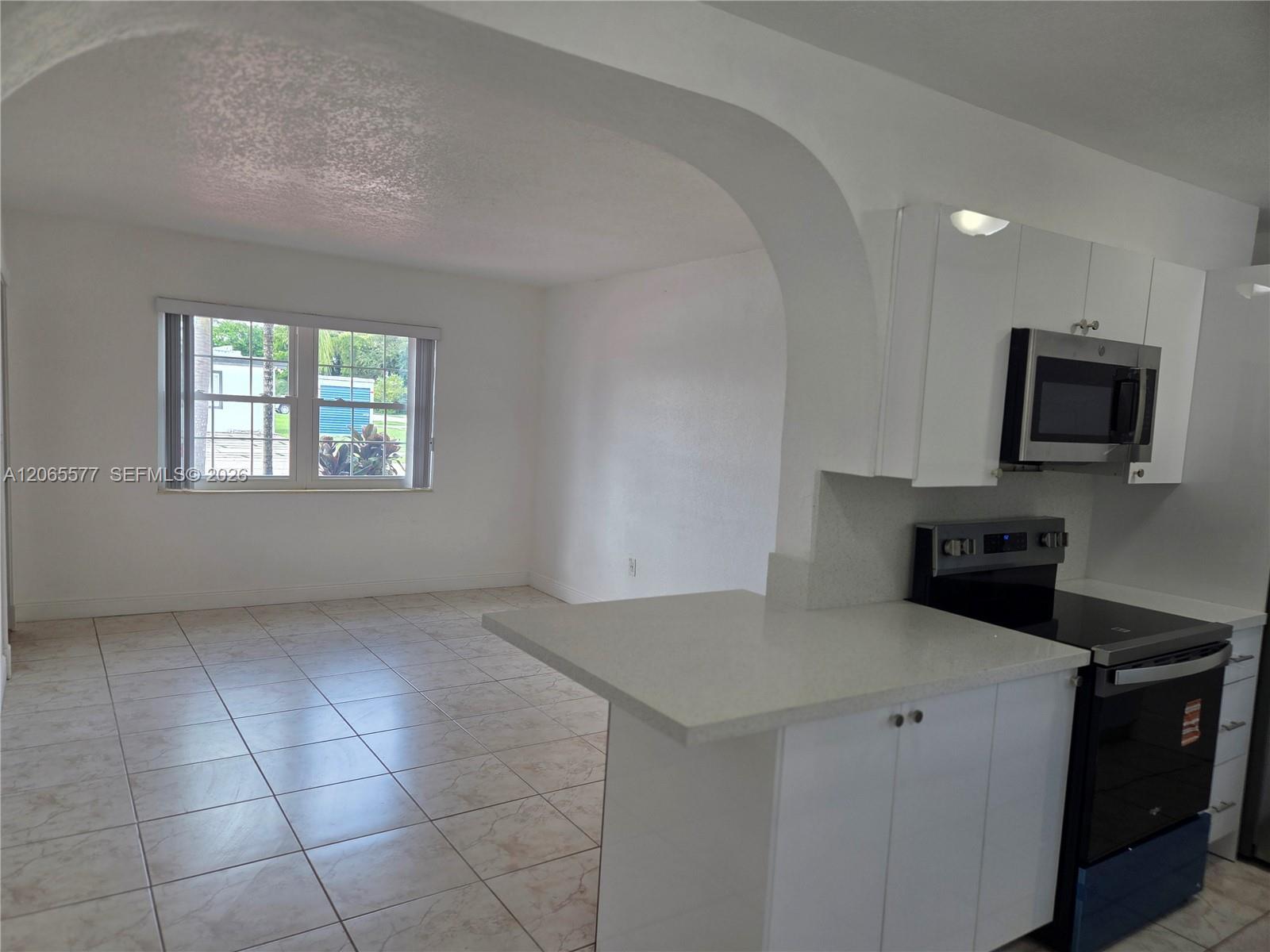 10500 SW 30th St, Miami FL 33165 photo 3