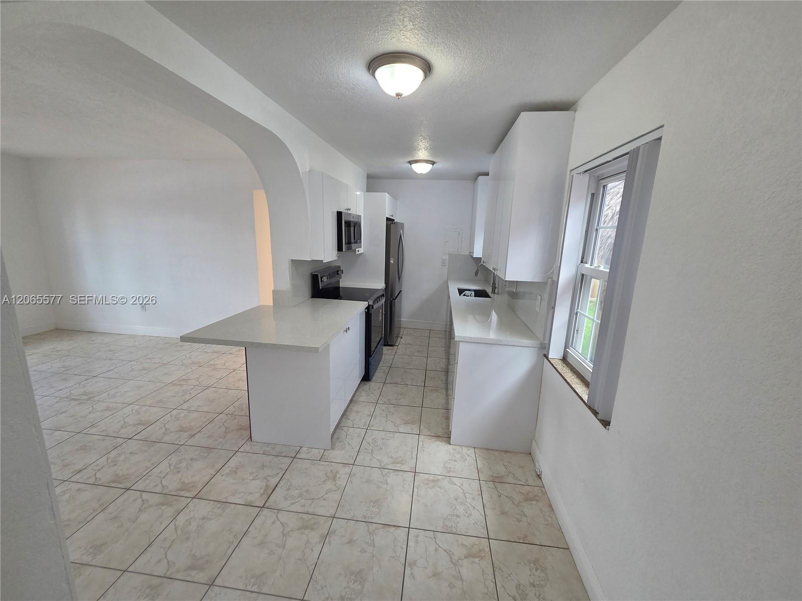 10500 SW 30th St, Miami FL 33165 photo 4