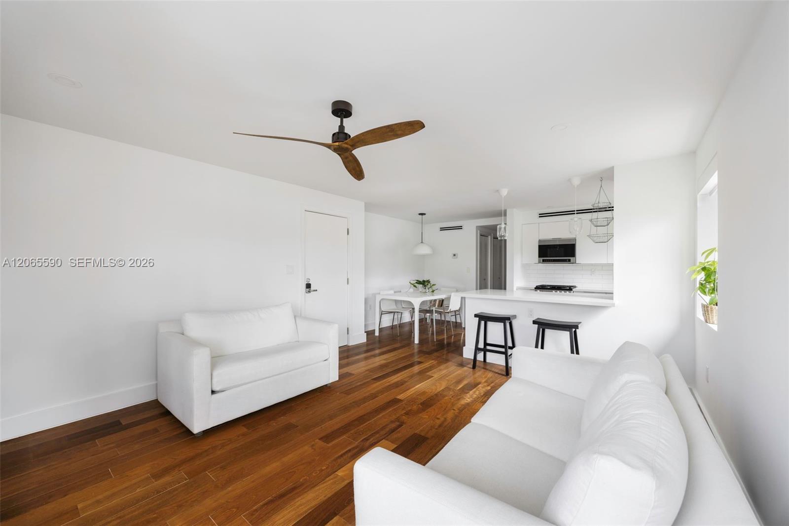 741 6th St, Miami Beach FL 33139 photo 3