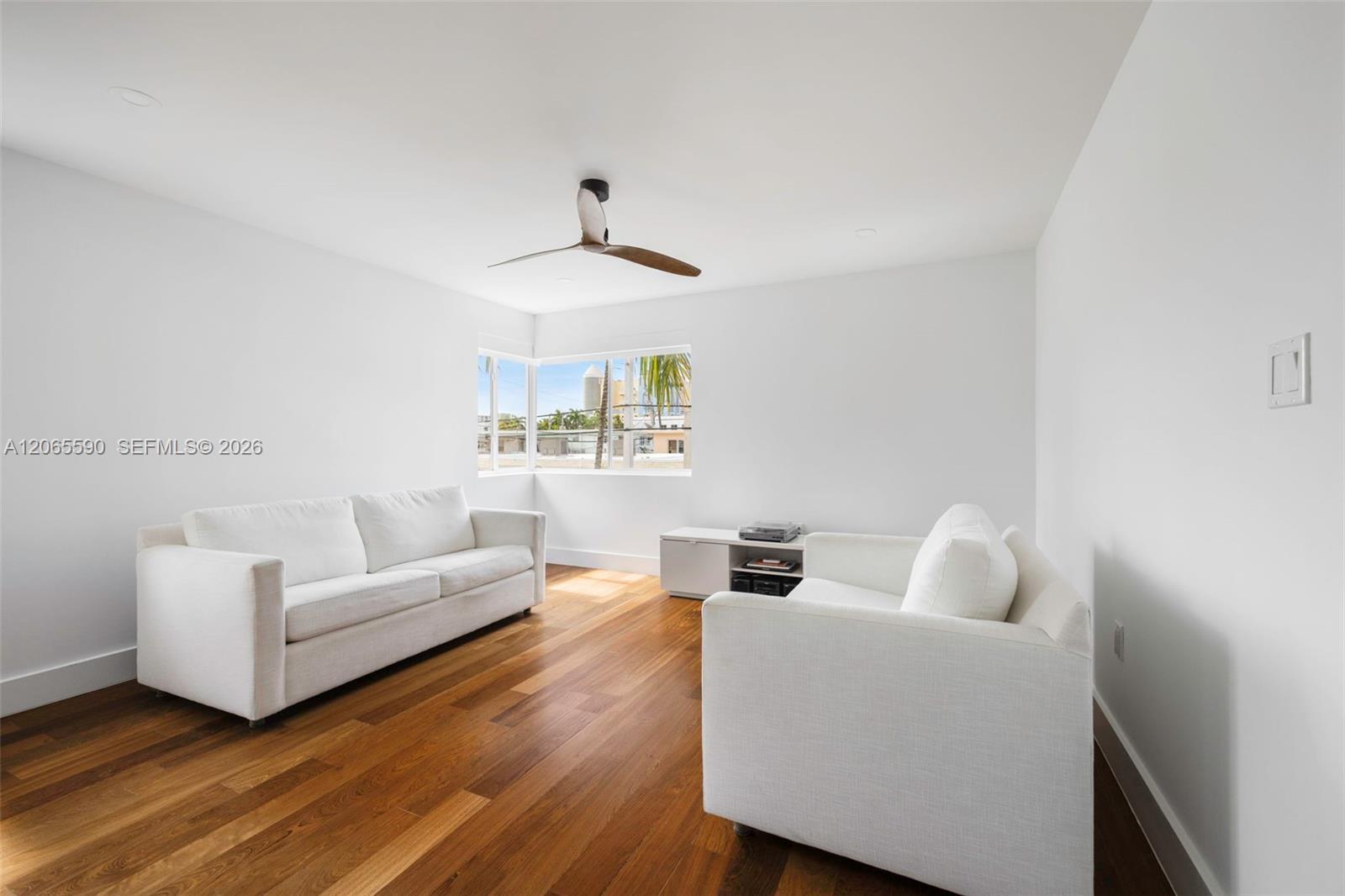 741 6th St, Miami Beach FL 33139 photo 4