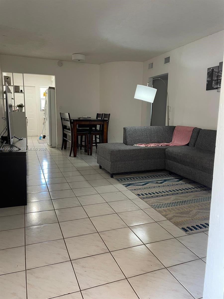 3551 SW 11th St # 7B, Miami FL 33135