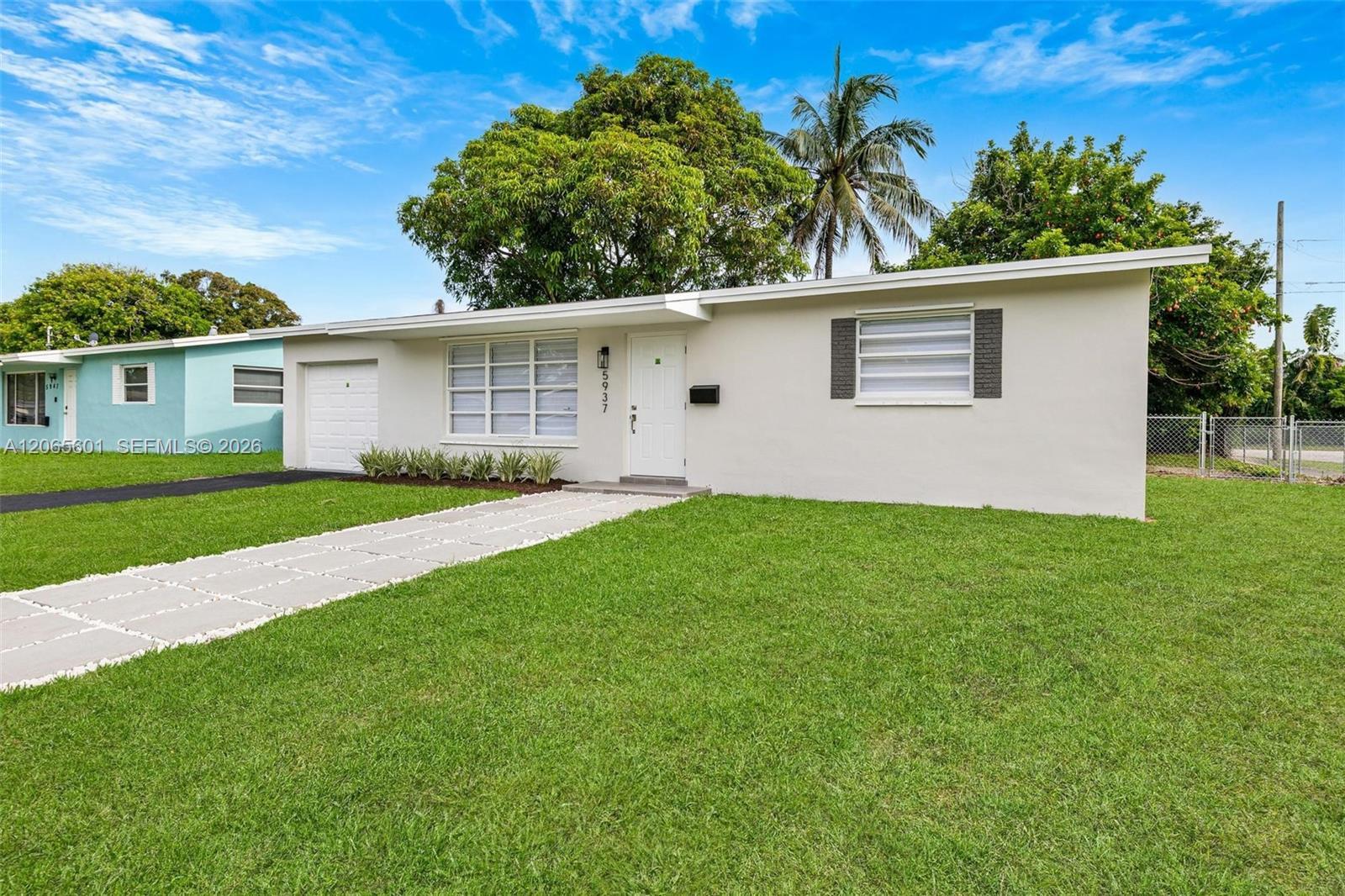 5937 NW 16th Ct, Sunrise FL 33313 photo 2
