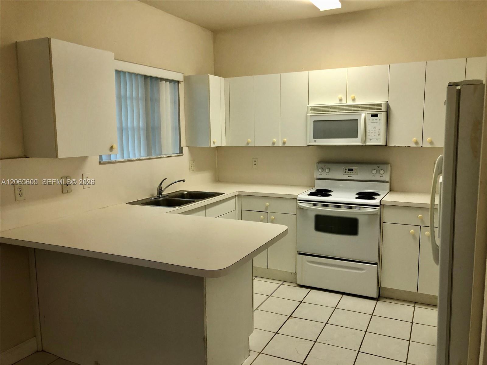 2733 NE 3rd Ct # 103, Homestead FL 33033 photo 2