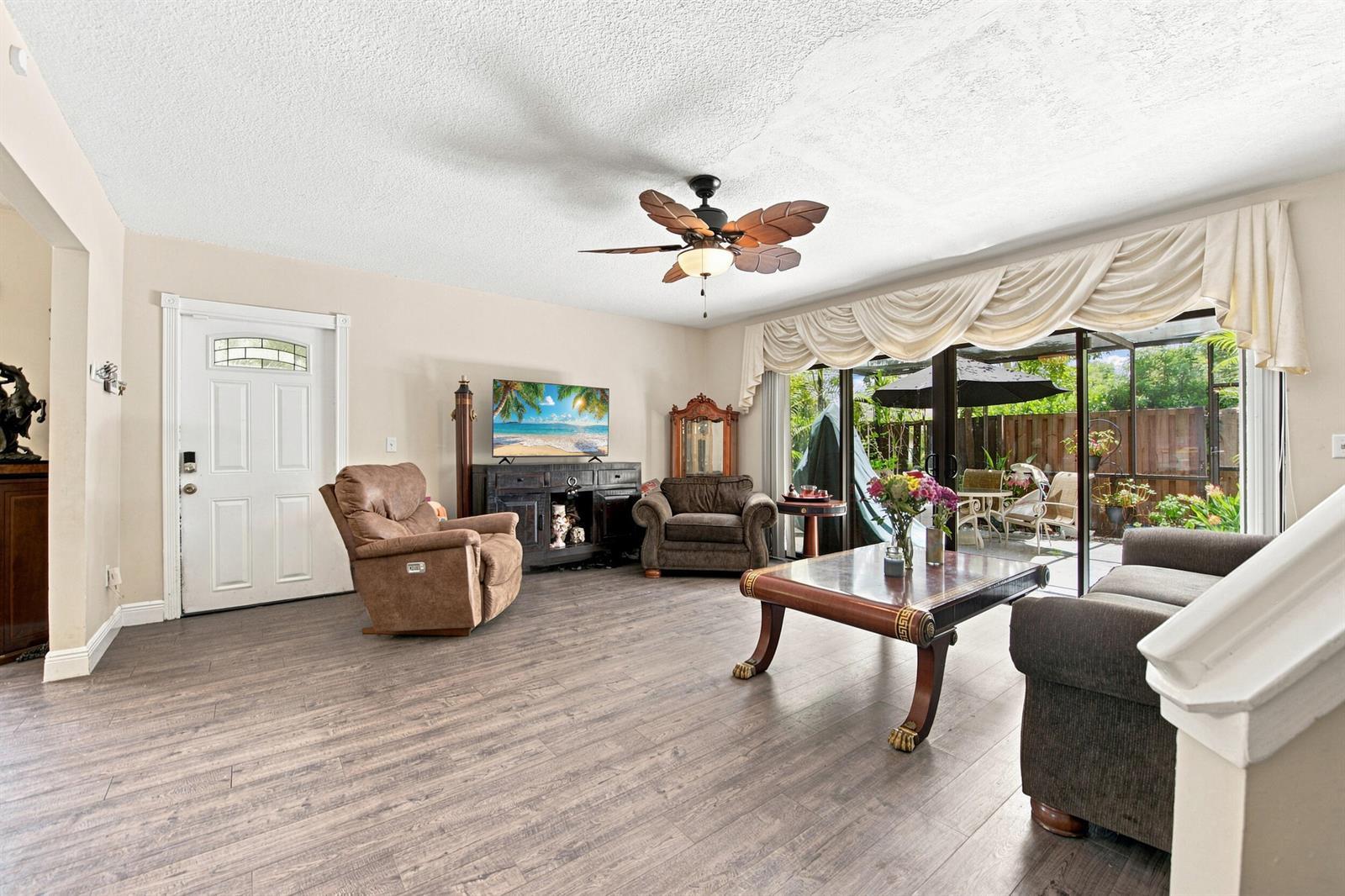 126 WEYBRIDGE Circle # B, Royal Palm Beach FL 33411 photo 4