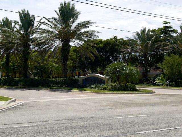 160 YACHT CLUB Way # 211, Hypoluxo FL 33462 photo 2