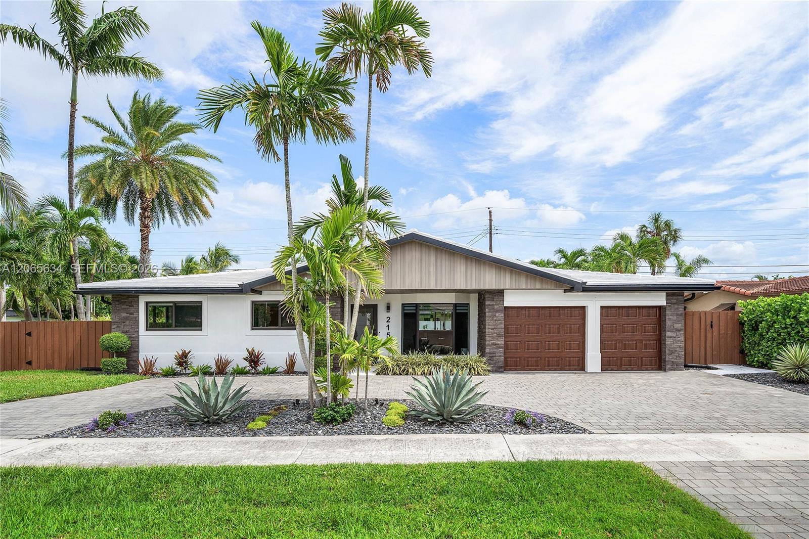 2153 Imperial Point Dr, Fort Lauderdale FL 33308 photo 2