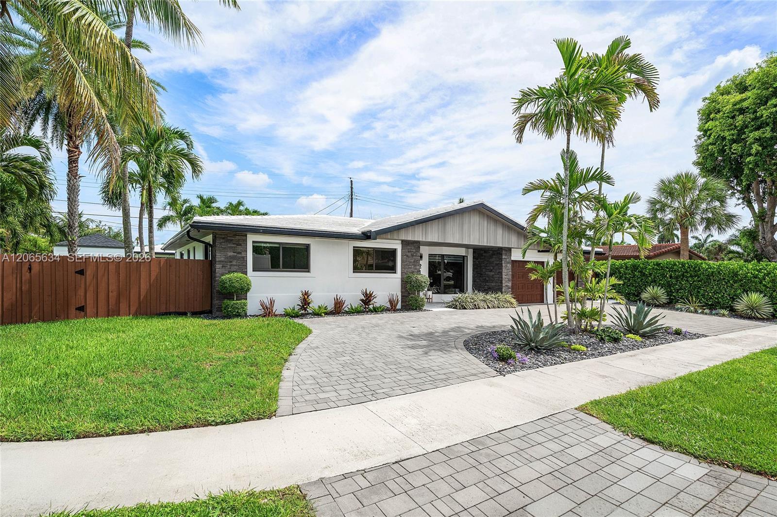 2153 Imperial Point Dr, Fort Lauderdale FL 33308 photo 4