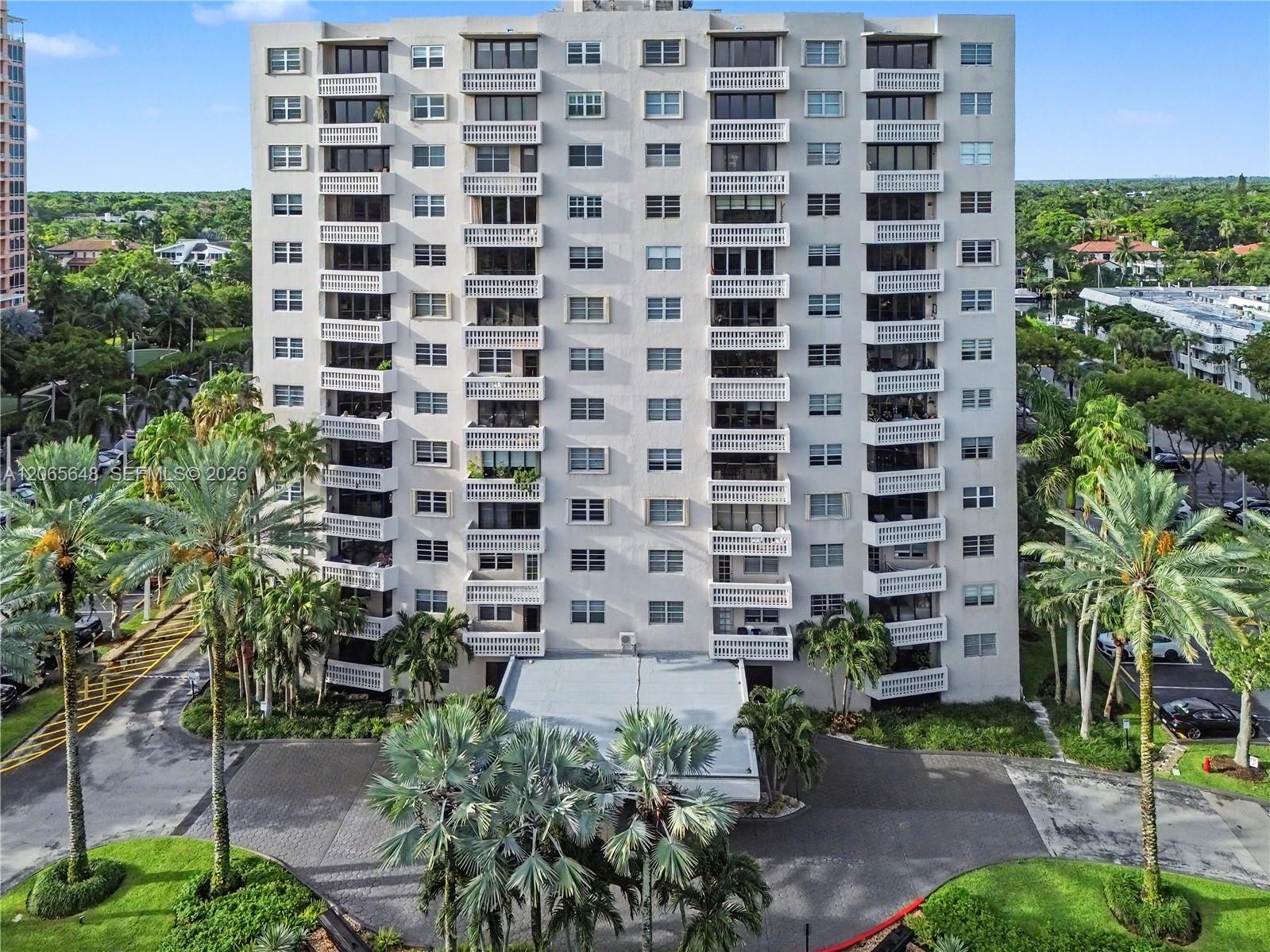 90 Edgewater Dr # 818, Coral Gables FL 33133