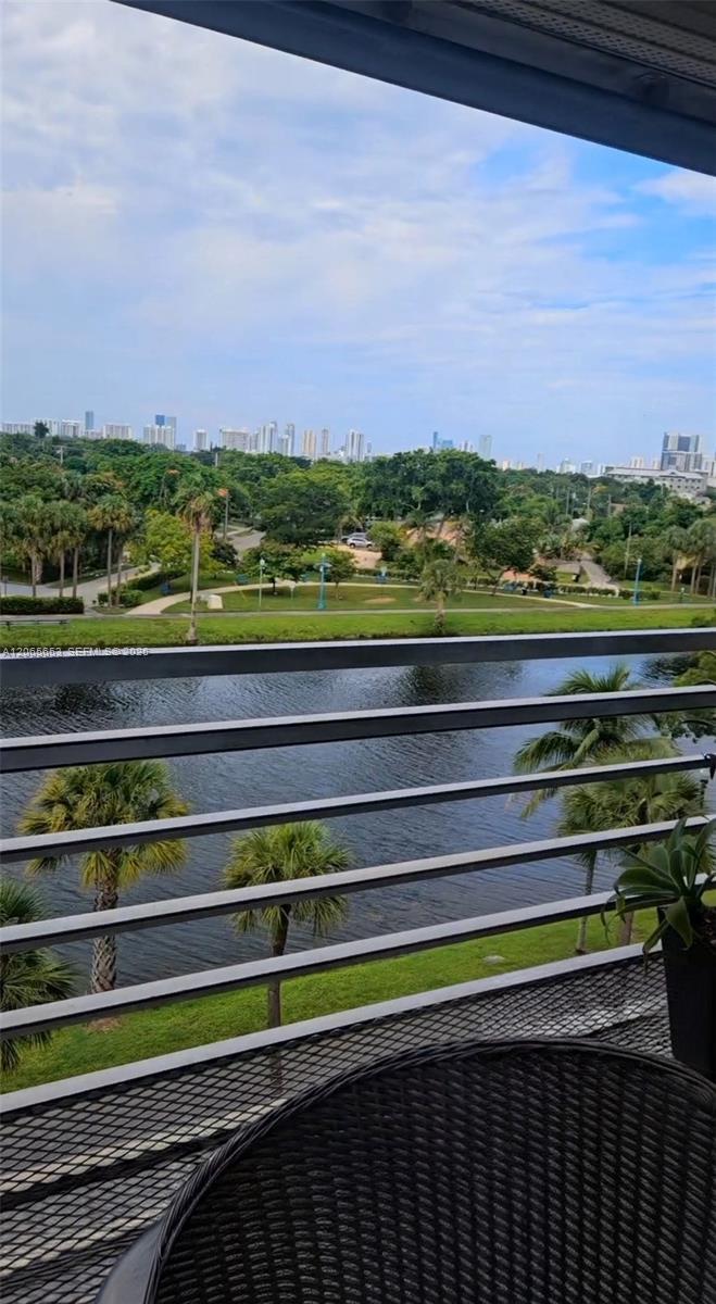 16850 S Glades Dr # 5C, North Miami Beach FL 33162