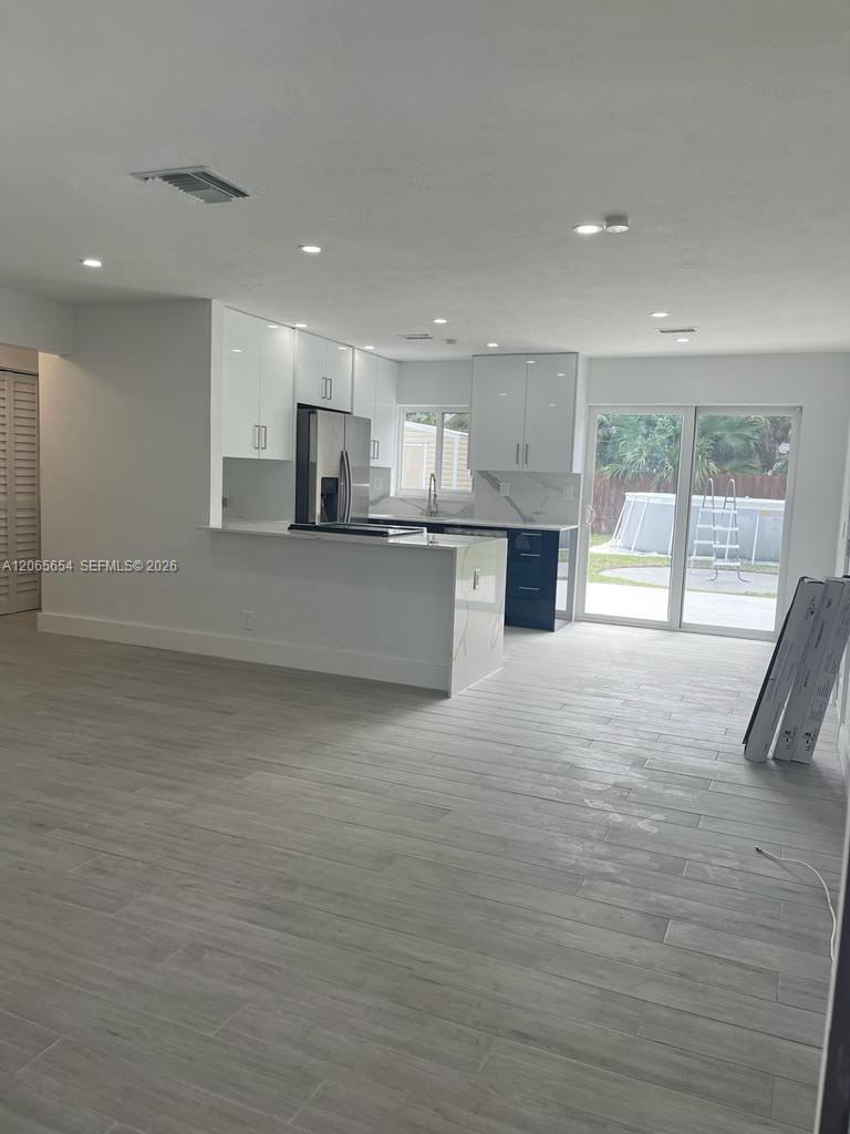 912 NE 5th St # 912, Hallandale Beach FL 33009 photo 2
