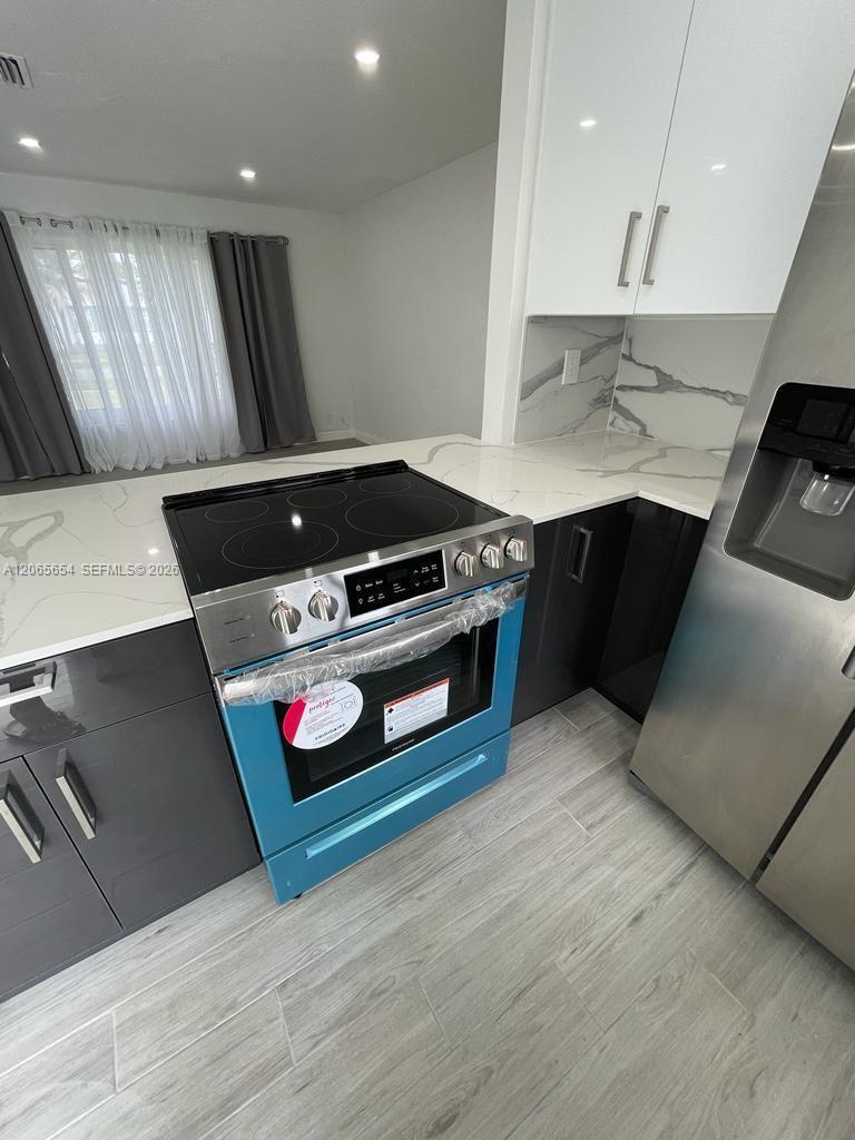 912 NE 5th St # 912, Hallandale Beach FL 33009 photo 4