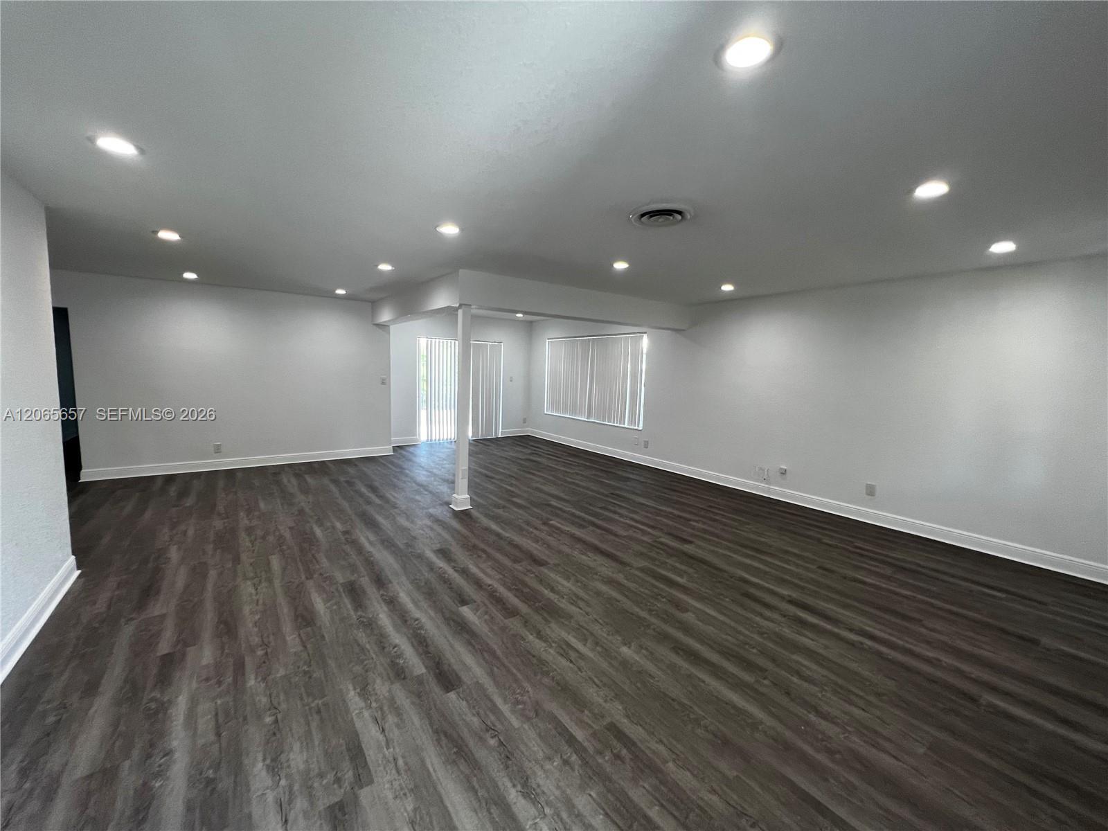 707 N 11th Ave, Hollywood FL 33019 photo 2