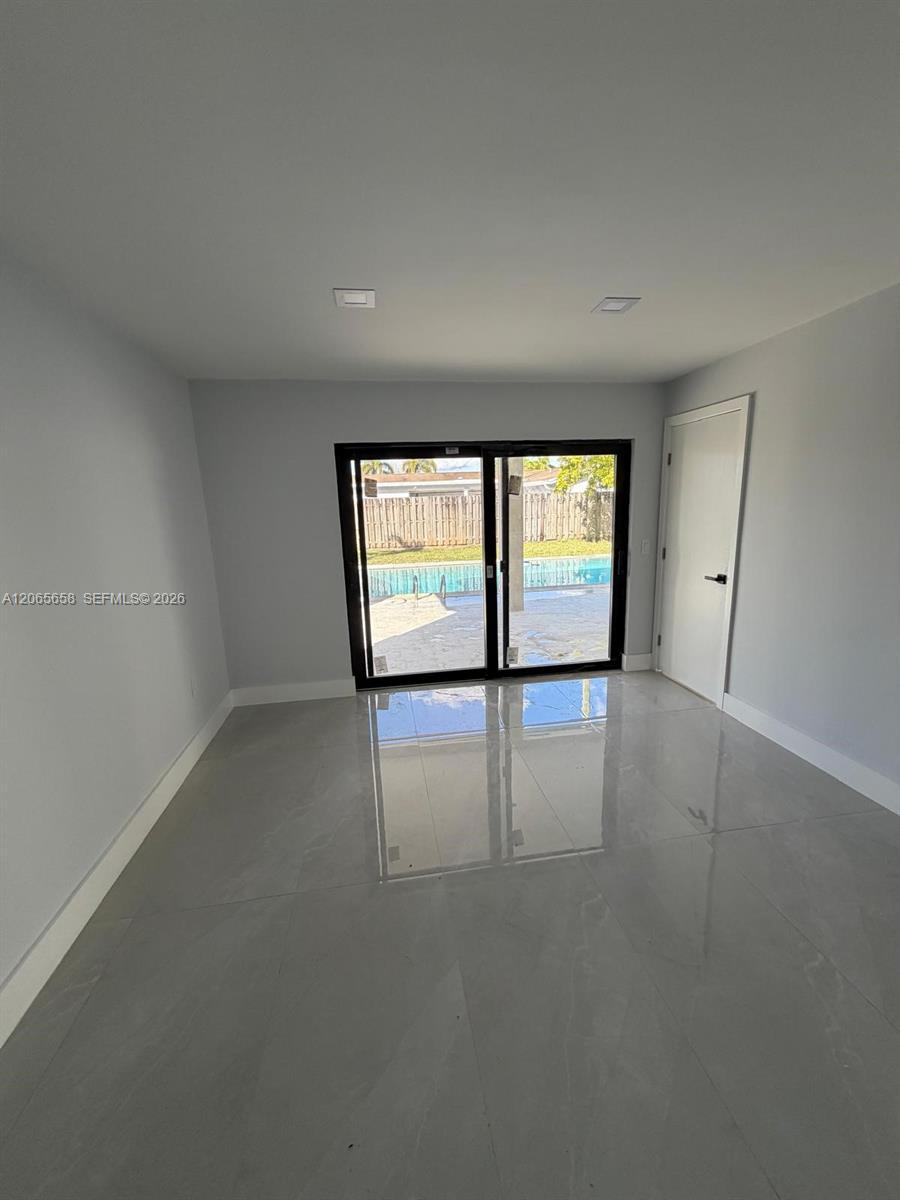 10581 NW 28th Mnr, Sunrise FL 33322 photo 2