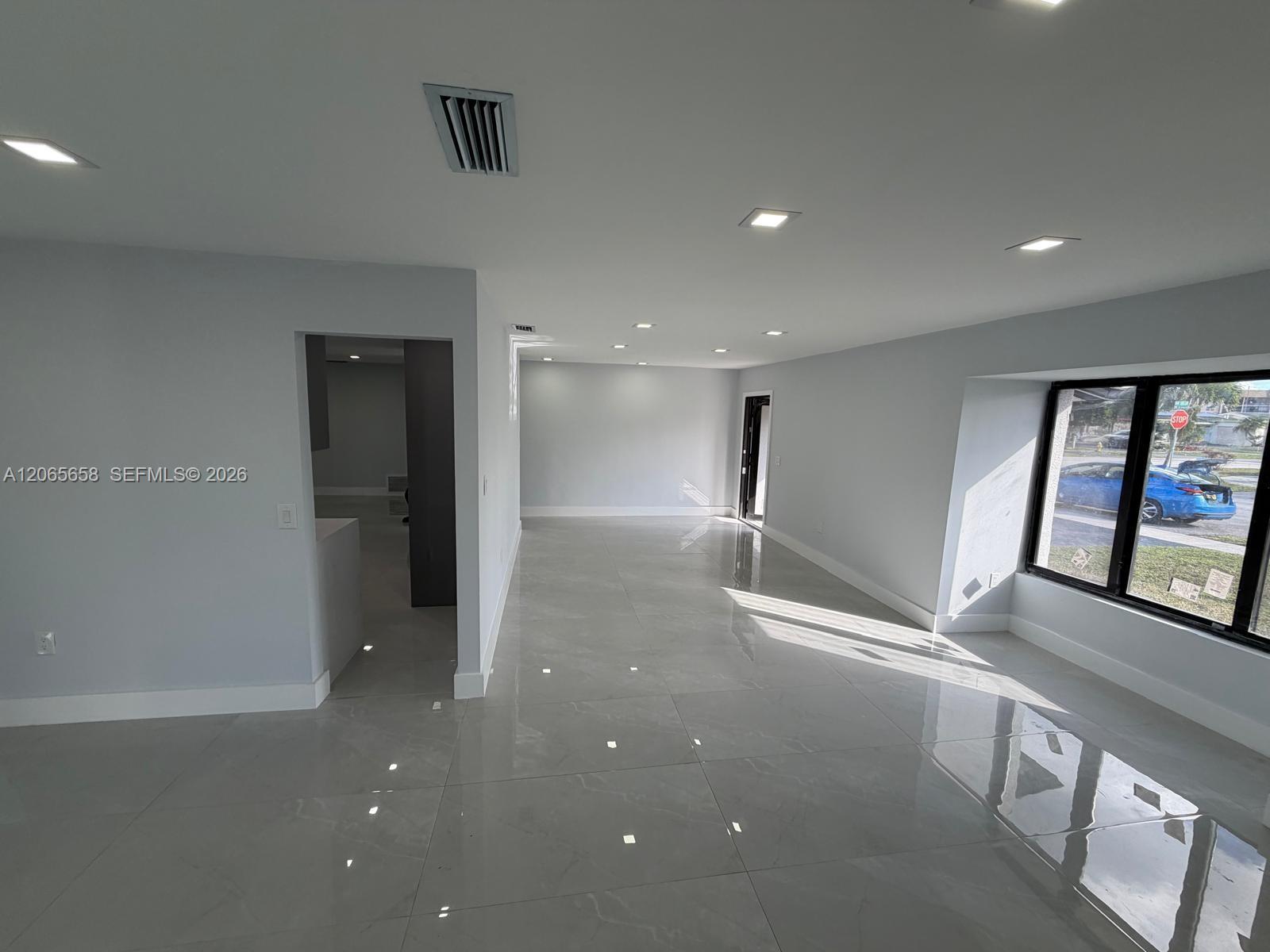 10581 NW 28th Mnr, Sunrise FL 33322 photo 4