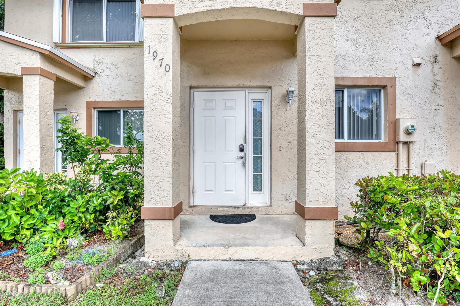 1970 LAKEVIEW Drive W, Royal Palm Beach FL 33411 photo 5