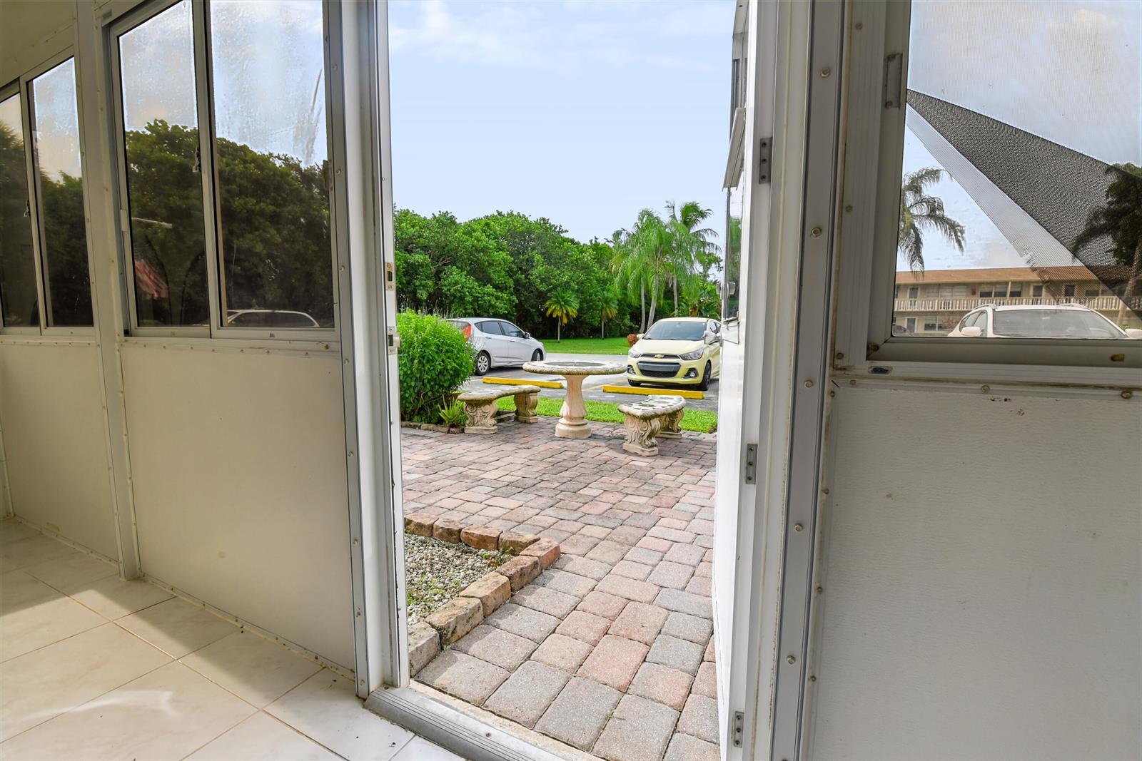 264 Northampton N, West Palm Beach FL 33417 photo 2