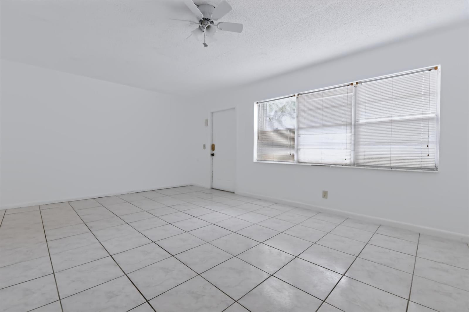 264 Northampton N, West Palm Beach FL 33417 photo 3