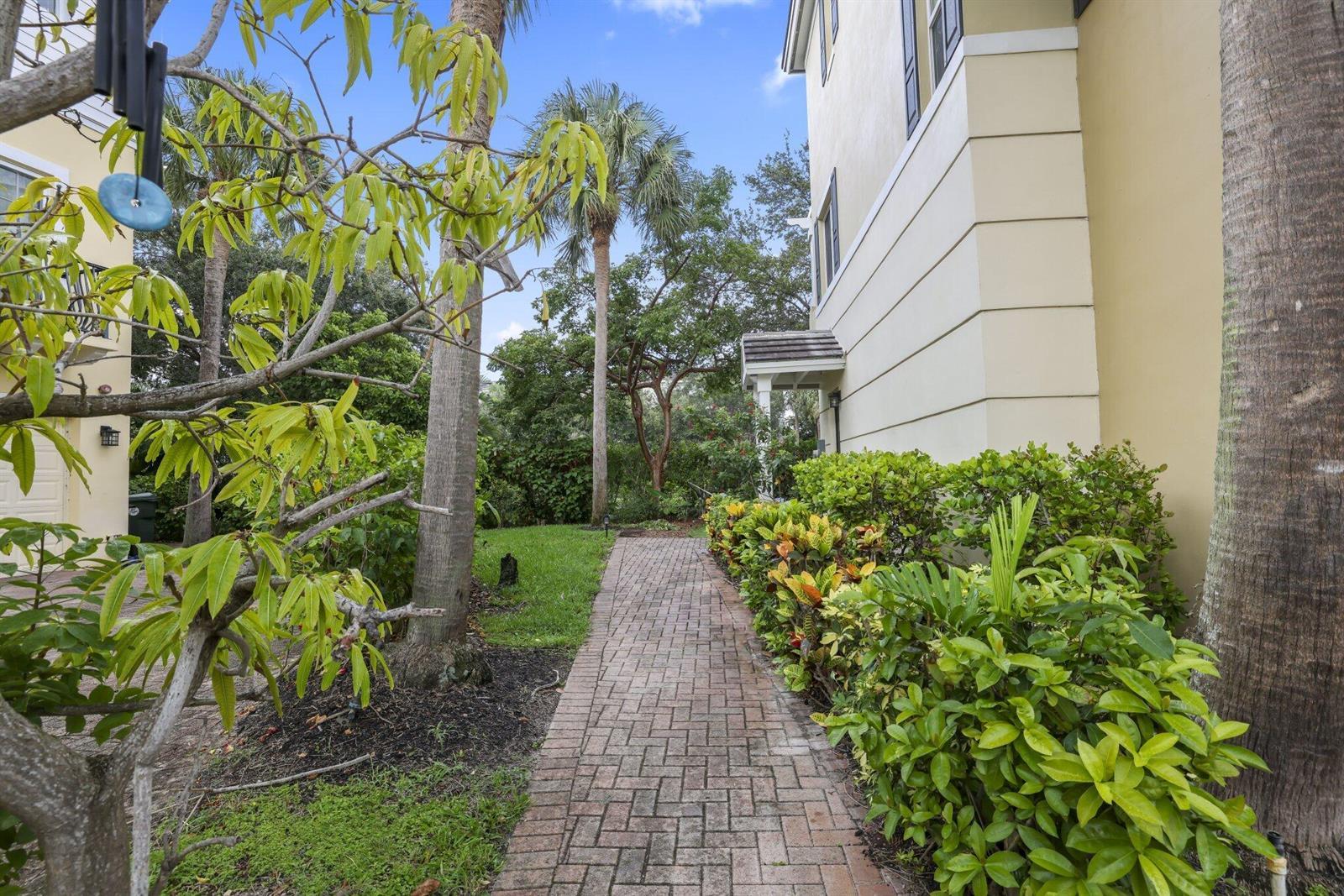 616 NW 38th Circle, Boca Raton FL 33431 photo 4