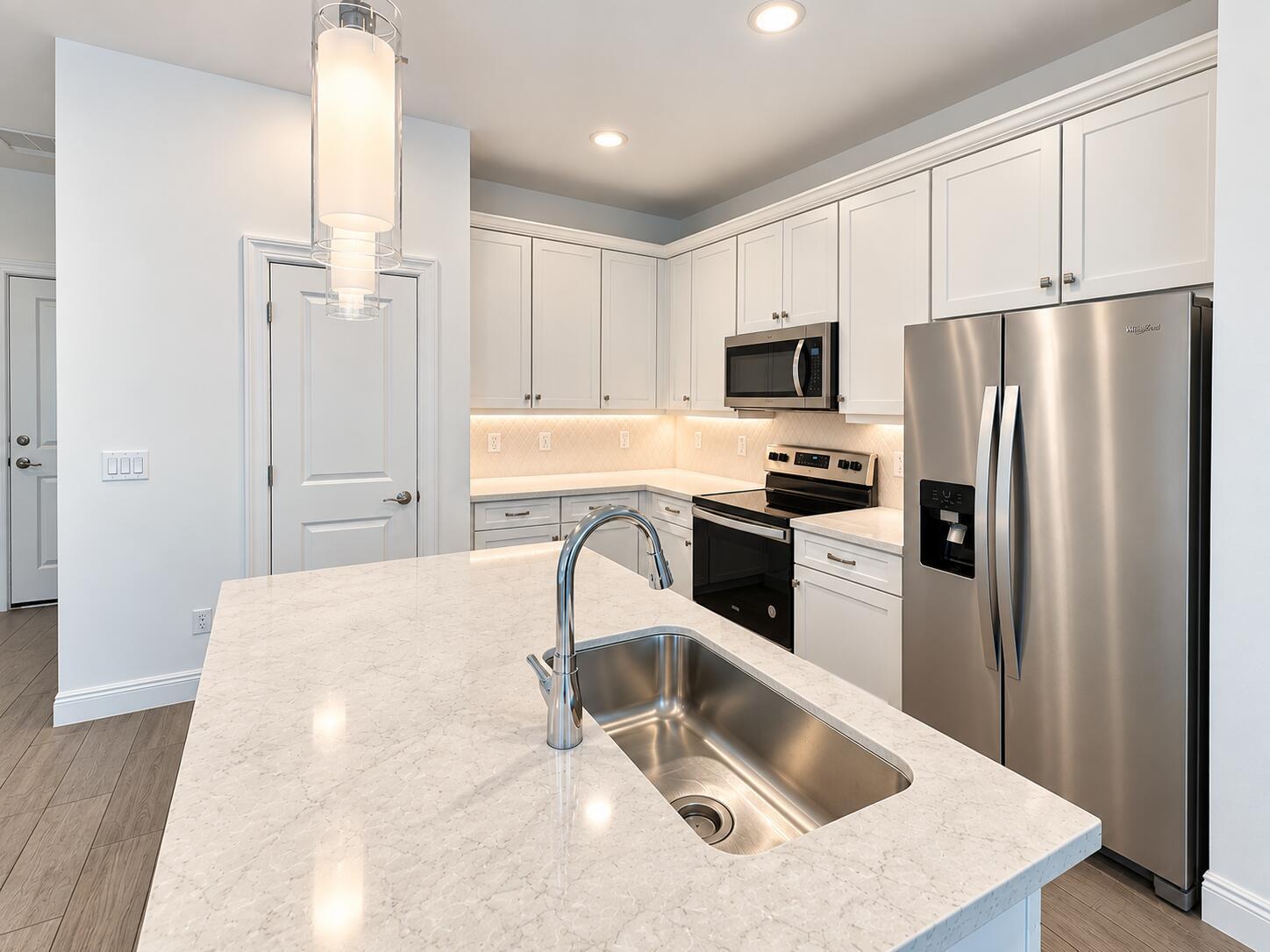 558 Sanderling Circle, Deerfield Beach FL 33442 photo 2